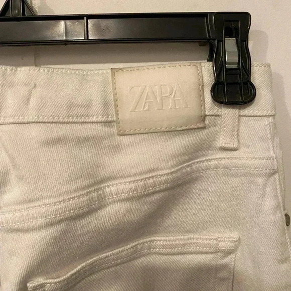 Zara High Waisted White Jeans - Picture 5 of 5